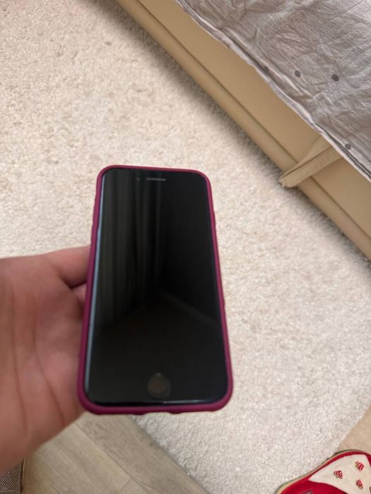 Продам iPhone SE 2020/128
