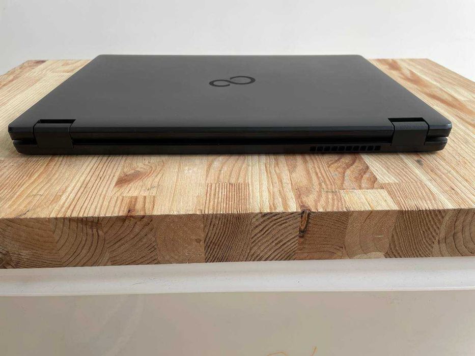 Ноутбук Fujitsu LifeBook E5411 i3-1115G4 / 8GB / 256GB SSD