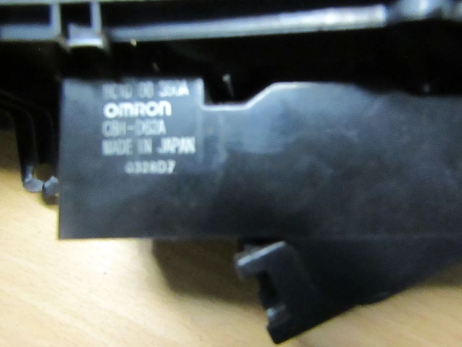 Interruptor de vidros MAZDA 323 / DEMIO  ref. C8H-D62A