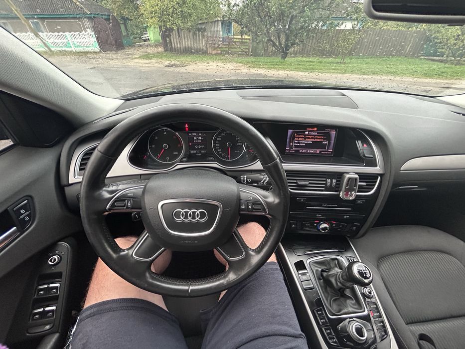 Продам Ауді А4 2013 року