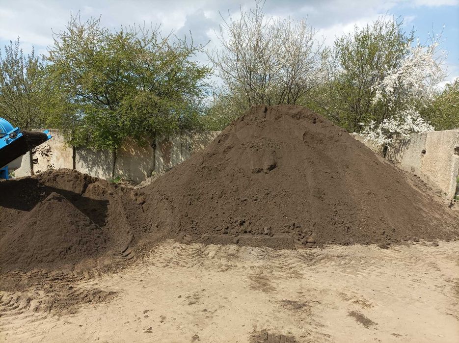 Sprzedam przesiewana  ziemia  ogrodowa cena 65zl za 1 T z transportem