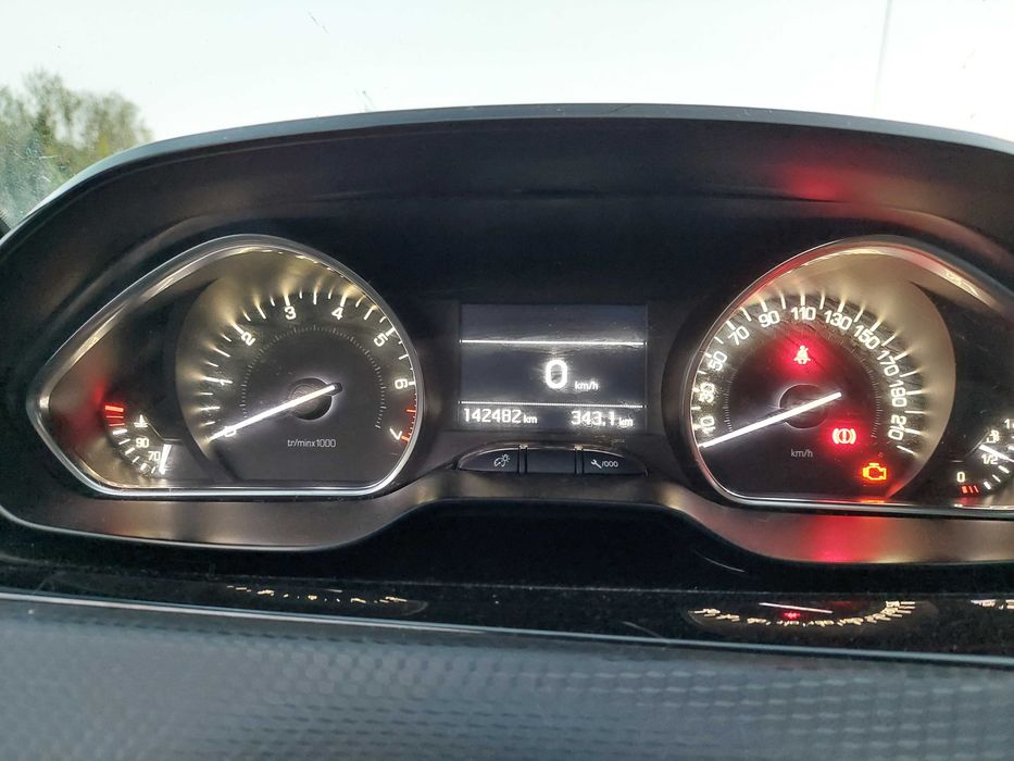 Peugeot 2008 1.2 PureTech Style 82Cv (Gasolina/GPL): Viaje o dobro Gastando Metade do Dinheiro!