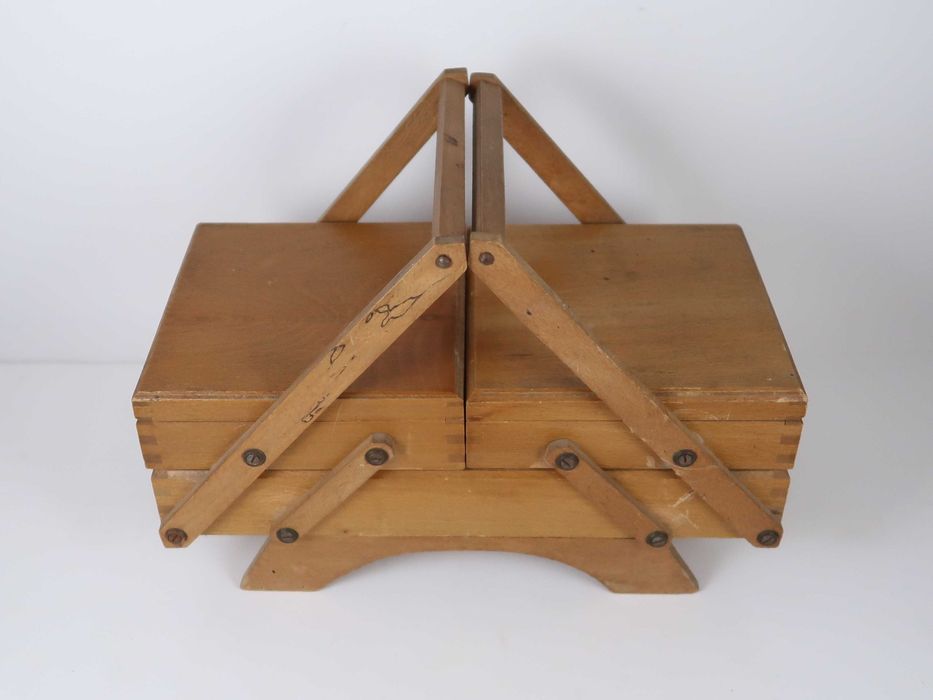 Caixa de costura vintage (Ref. 1)