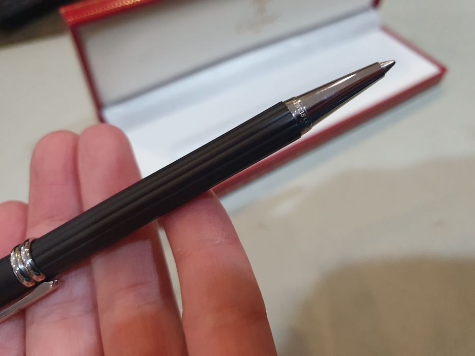 Caneta Dior em cerâmica, cor cinza escuro