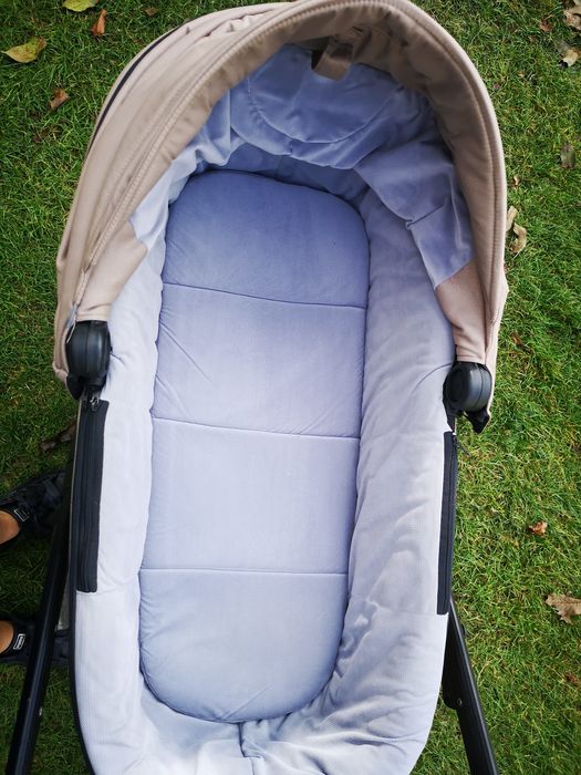 Wózek 2w1, gondola + spacerówka