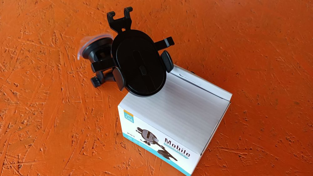 Uchwyt samochodowy na telefon