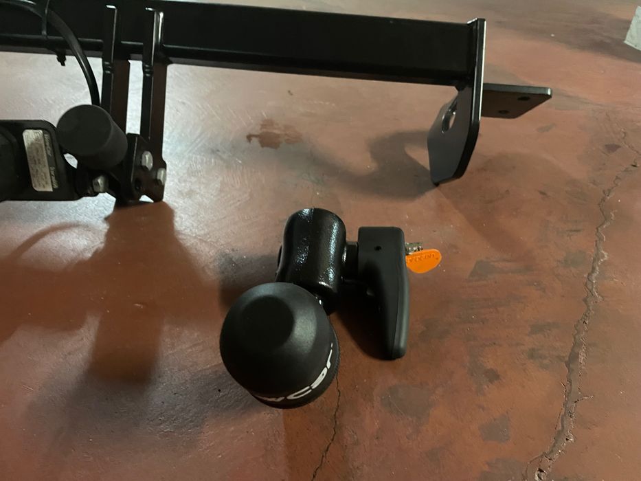 Suporte de reboque completo para Toyota Auris carrinha Hibrido