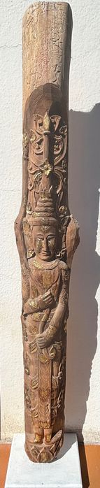 Grande Escultura Arquitetónica em Madeira Dourada – Myanmar (Birmânia?)