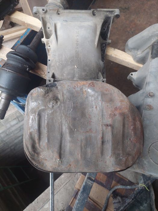 Запчастини двигуна до мерседес 123 2.4 616 мотор