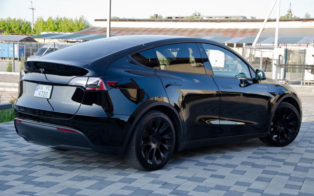 Продам Tesla Model Y