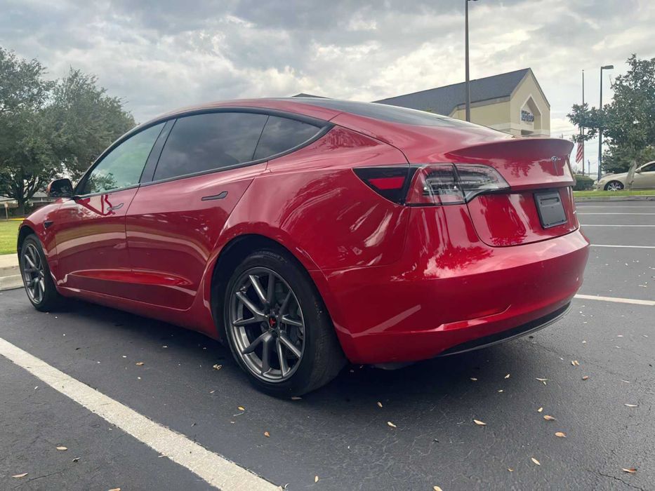 Tesla Model 3 Long Range      2022
