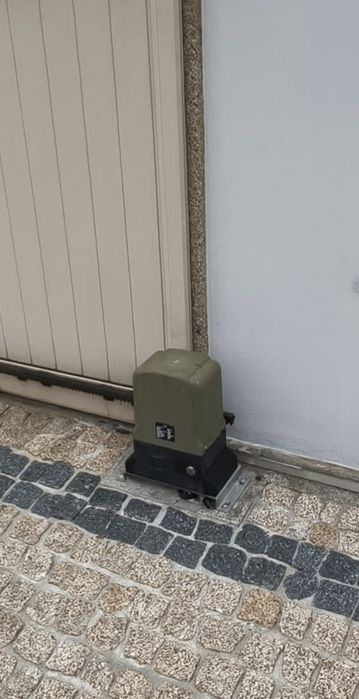 Motor portão a funcionar