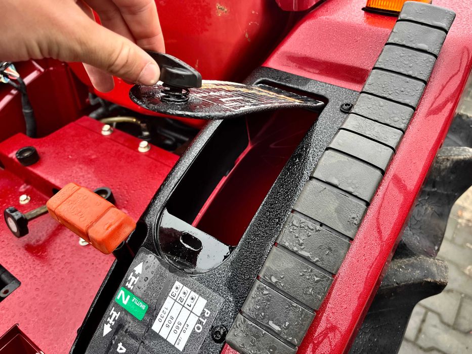 Японський мінітрактор MITSUBISHI MT205D