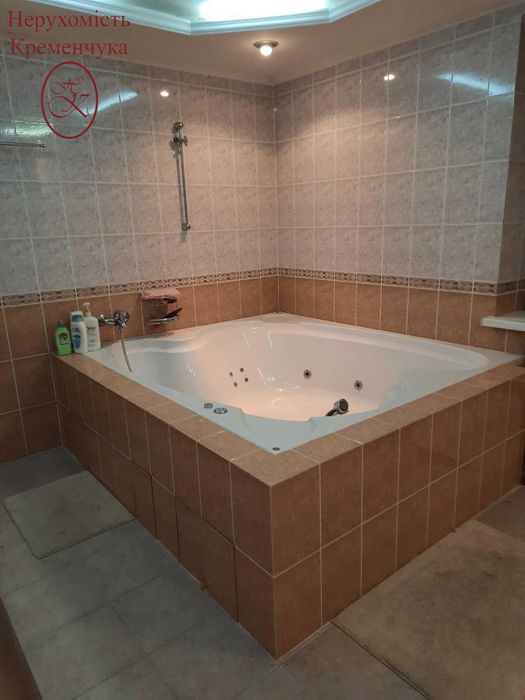 Продам 4-х кімн. квартиру в Центрі