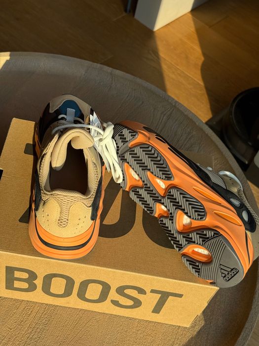 NOWE Yeezy 700 Enflame Amber – EU 42