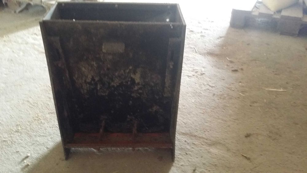 Karmnik automat pasnik trzoda prosiaki