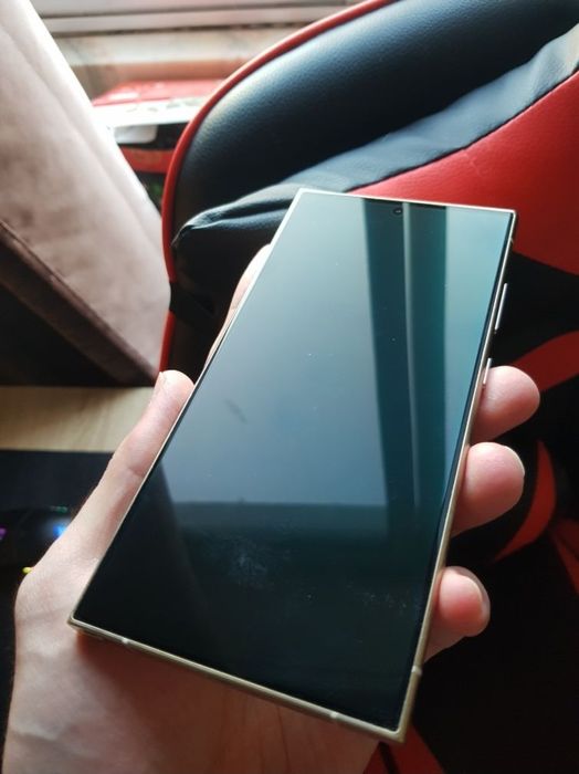 Samsung s24 ultra praticamente novo