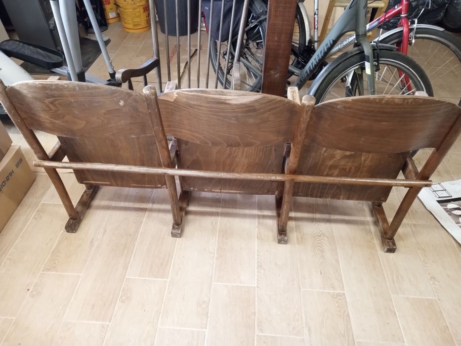 Krzesła kinowe - PRL