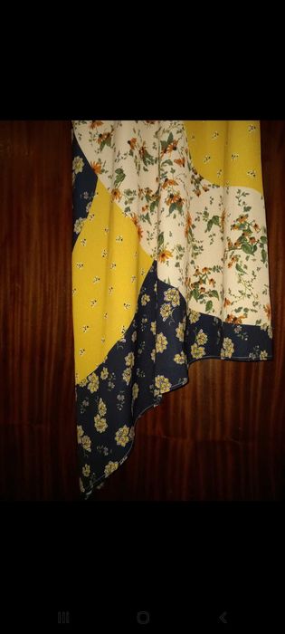 Vestido fresco e original, de verão e desigual na base - S - Lefties