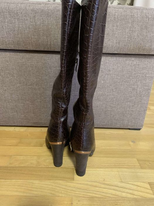 Шоколадні шкіряні  кожані сапоги ботфорти натурал щамша чорні зимні