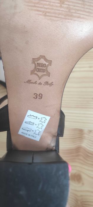 Sandałki damskie skórzane jak nowe włoskie