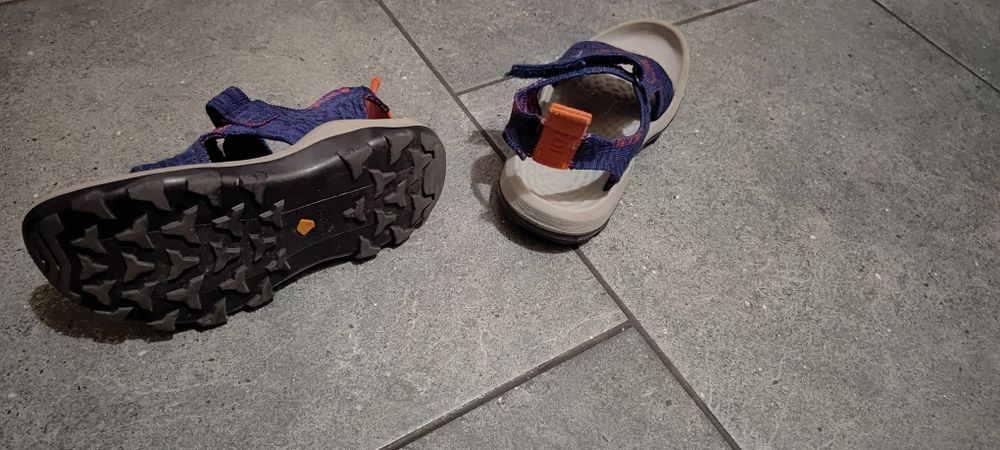 Sandałki r 30 wkładka 19cm