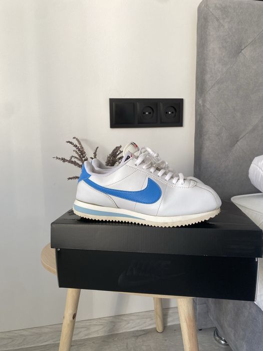 Продав nike cortez
