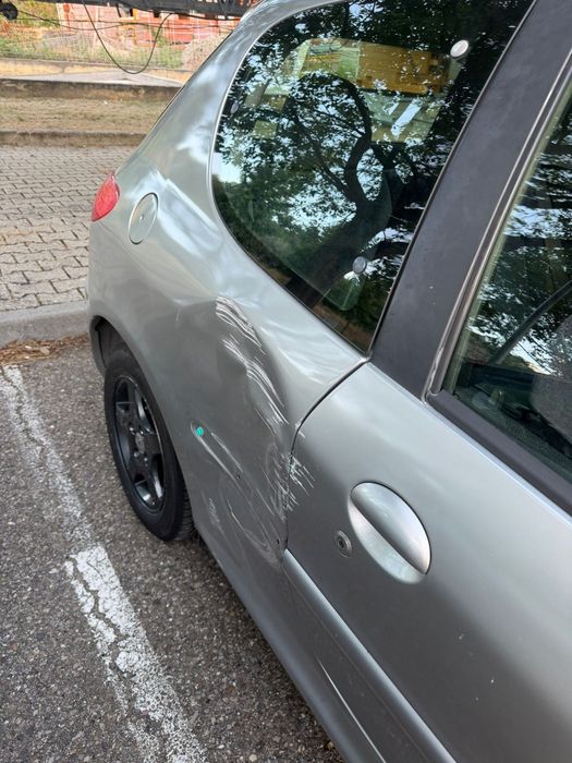 Peugeot 206 XR .