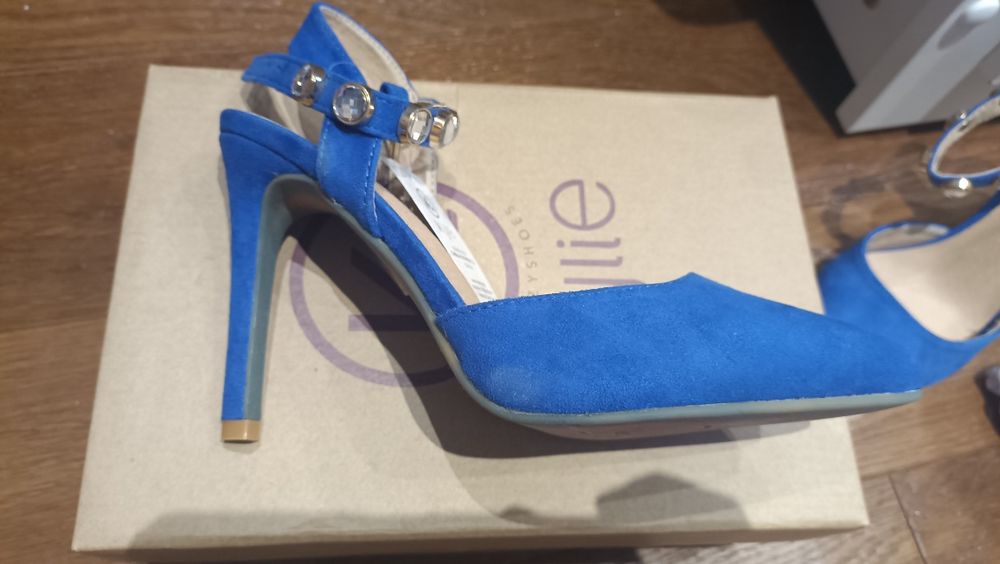 Niebieskie buty Kylie z diamentami