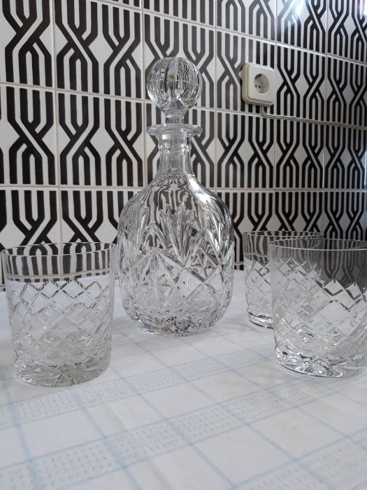 Garrafa redonda de cristal Atlantis, com 3 copos