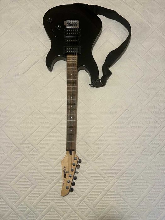 Guitarra Yamaha + Saco de Transporte
