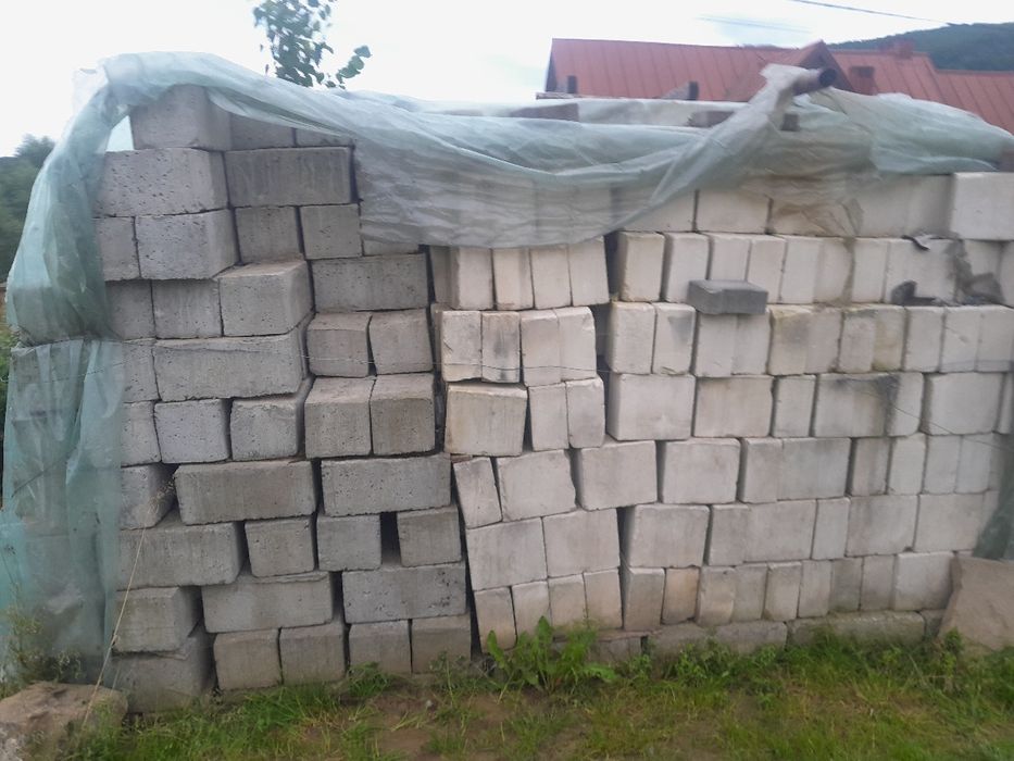 Pustaki betonowe i silikatowe