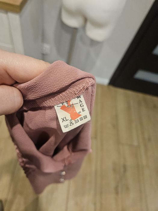 Koszula pudrowy róż plisowana xl xxl ozdobne guziki kołnierzyk tanio