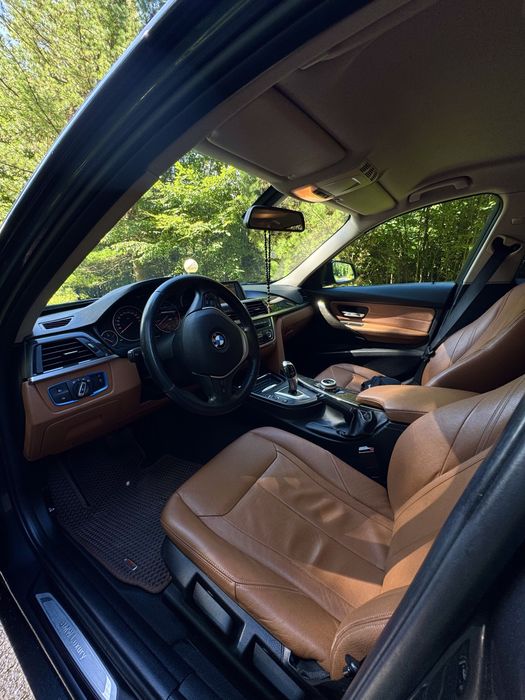 BMW 320i F30 офіційне авто
