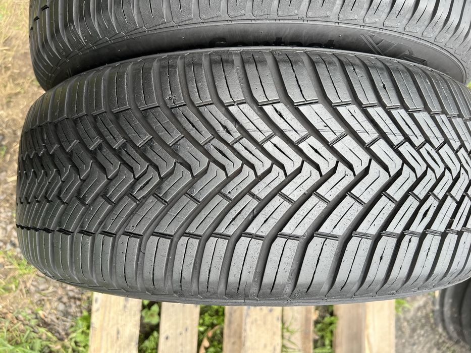 215 55 r17 Continental 2020p 4Seazon