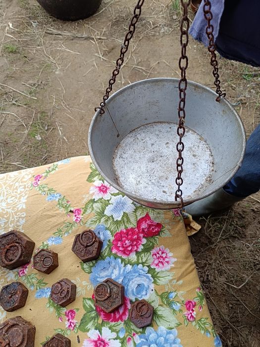 Balança antiga c/ pesos