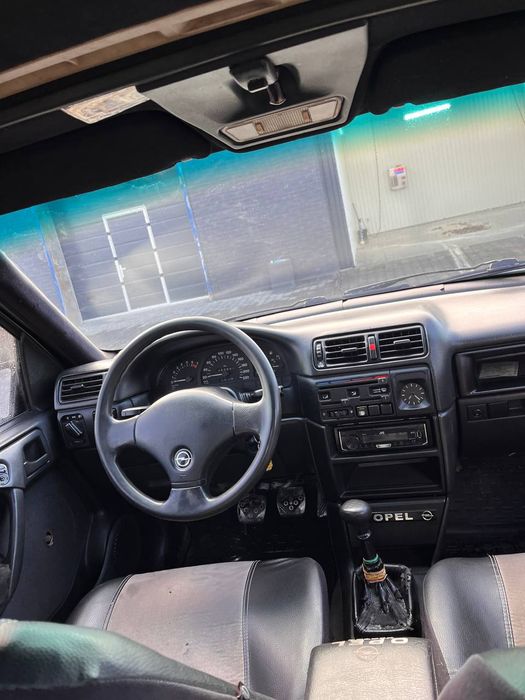 Опель Вектра 2,0 бензин.