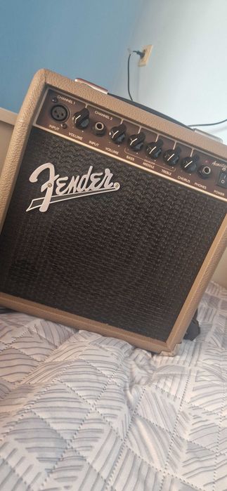Amplificador Fender Acoustasonic 15