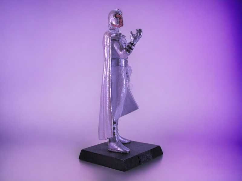 Figura inspirada em Magneto da Marvel