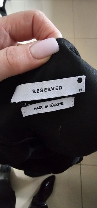 Długa kobieca sukienka