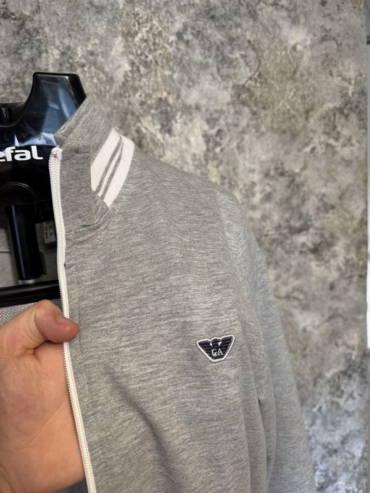 Кофта Armani розмір М нова