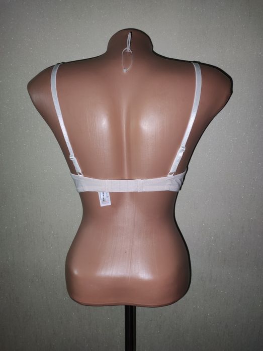 НОВОЕ Белье трусики лифчики все с бирками