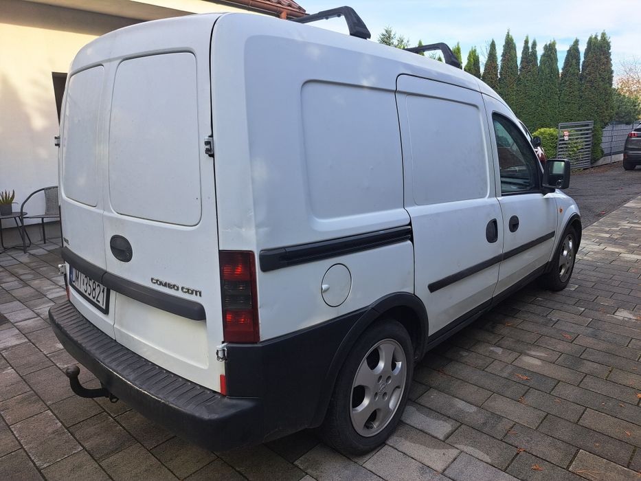 Opel Combo 1,7 CDTi Isuzu,hak,bez rdzy