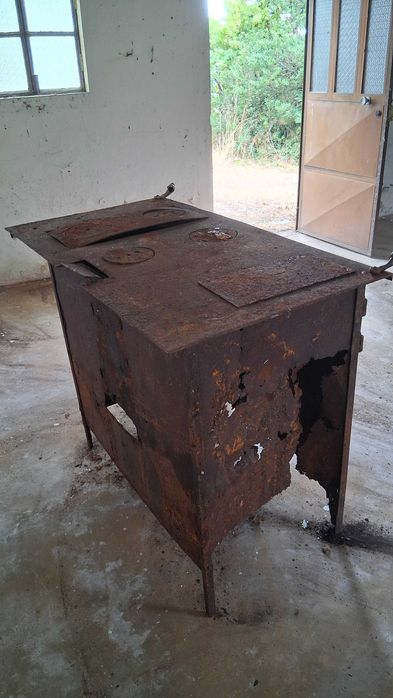 Fogão a lenha antigo