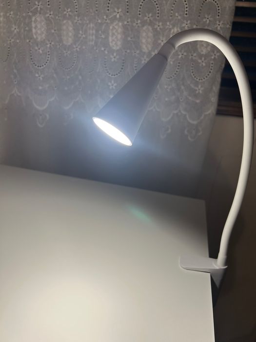 Luz de mesa com suporte