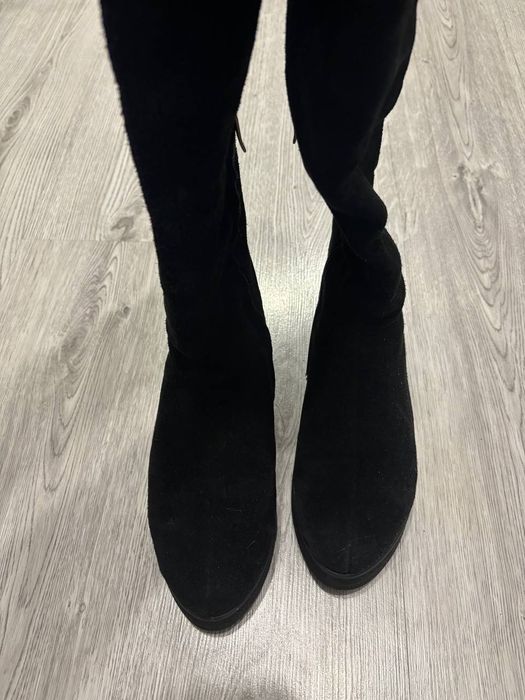 зимові жіночі сапоги ( ботфорди)
натуральна шкіра замша 
колір