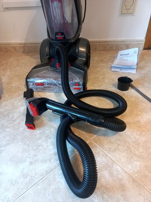 Aspirador de Tapete/Colchão/Sofá Bissel Proheat 2x Revolution 370>278€