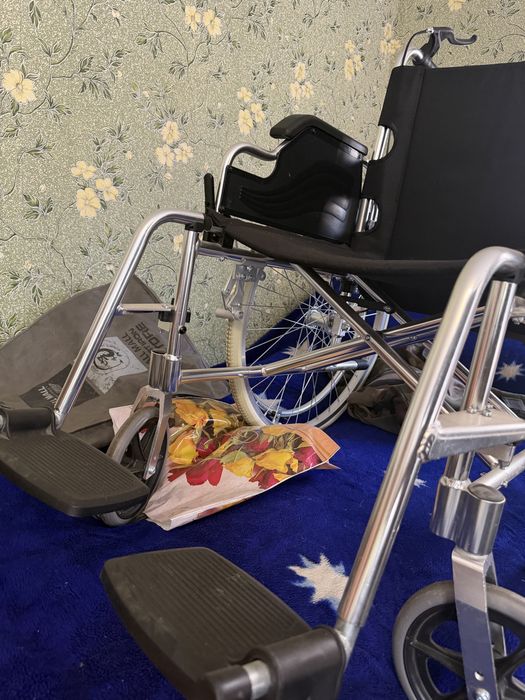 Стандартний складаний інвалідний візок