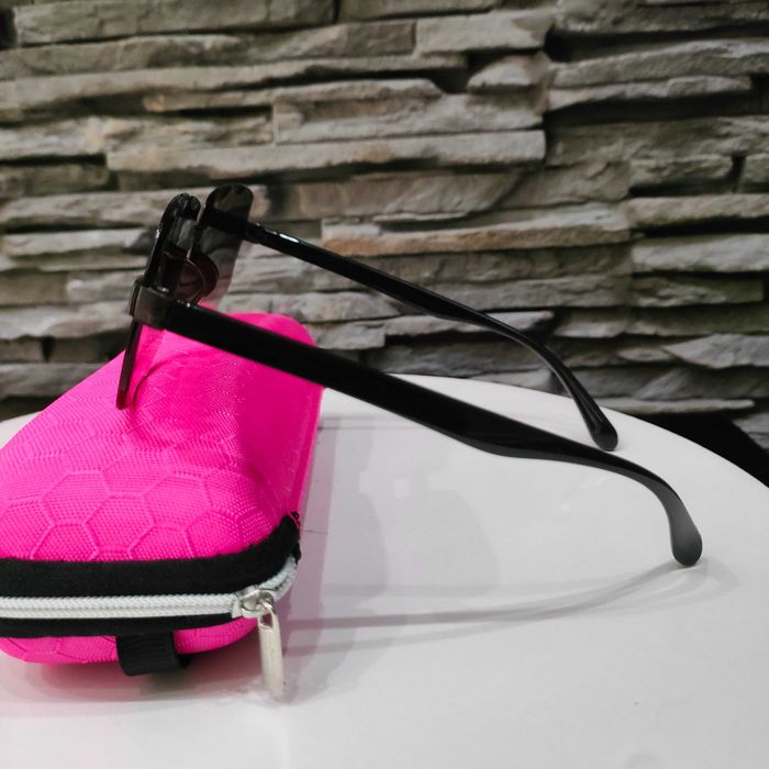 Nowe okulary z etui przeciwsłoneczne