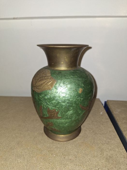 Jarra em bronze antiga